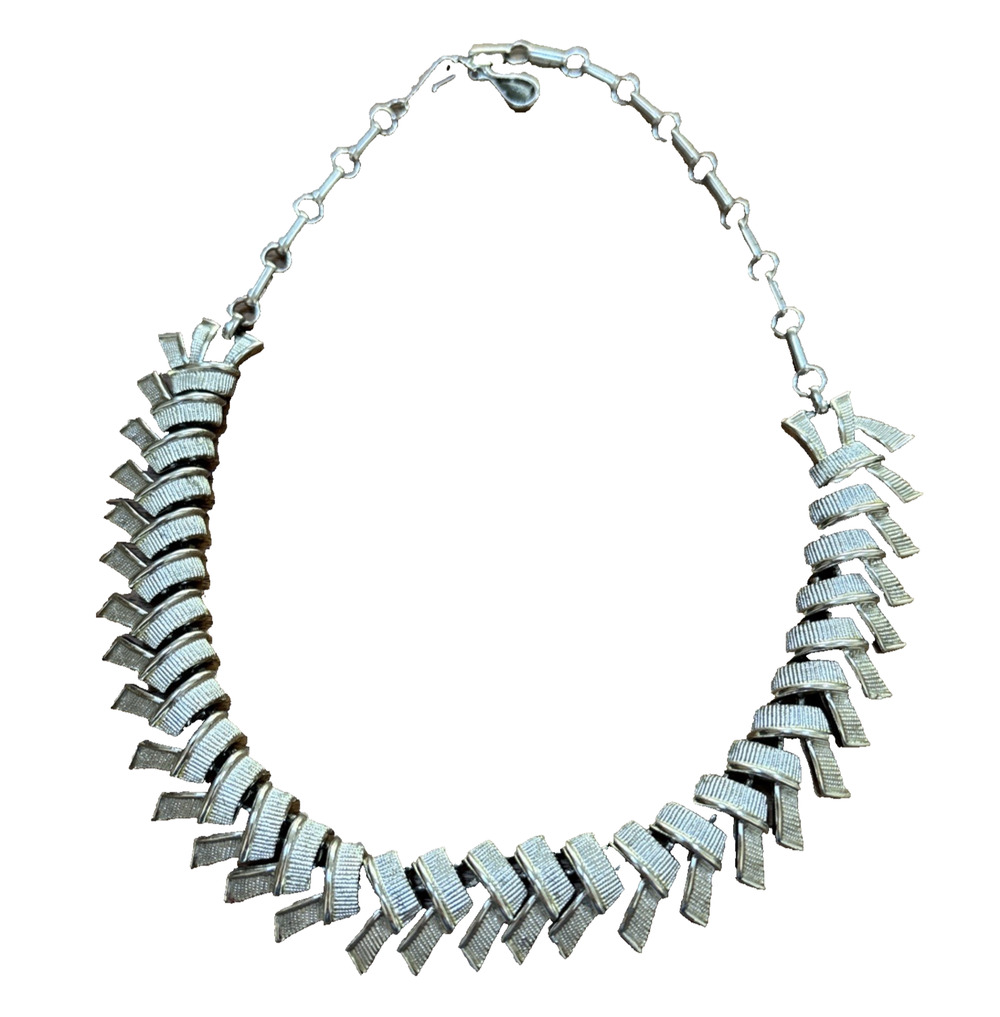 Vintage Coro Necklace Textured Silvertone Egyptian Revival Choker Collar 17"